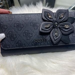 Guess flower wallet